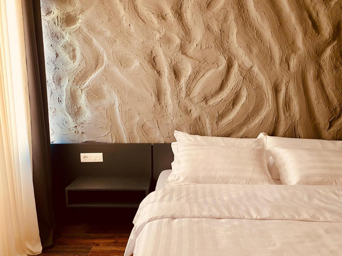 Tirana Central Rooms Guest house *