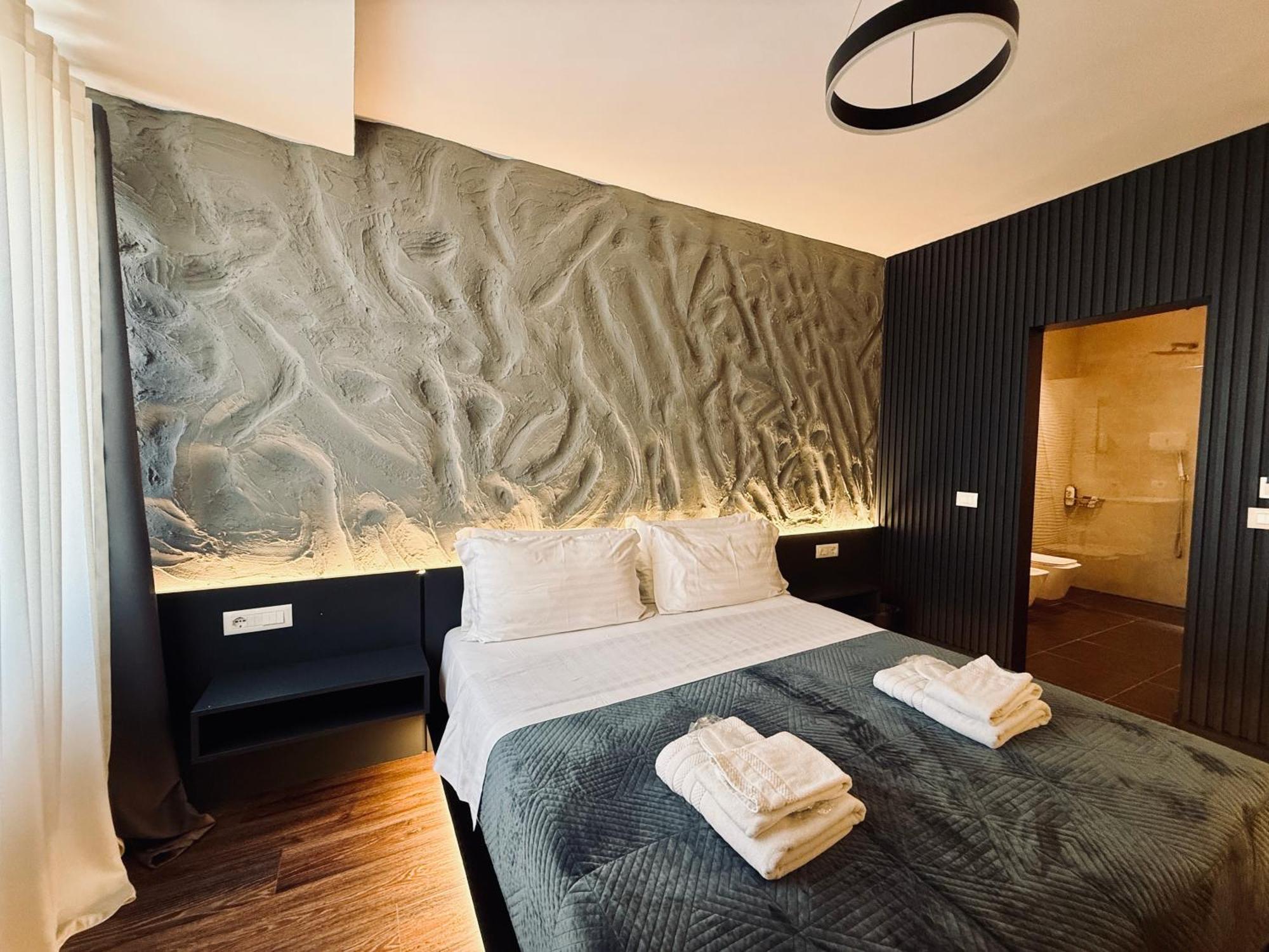 Tirana Central Rooms Guest house