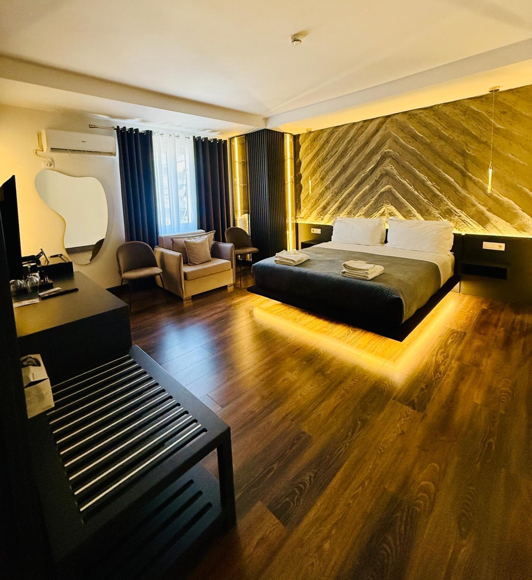 Tirana Central Rooms Guest house *